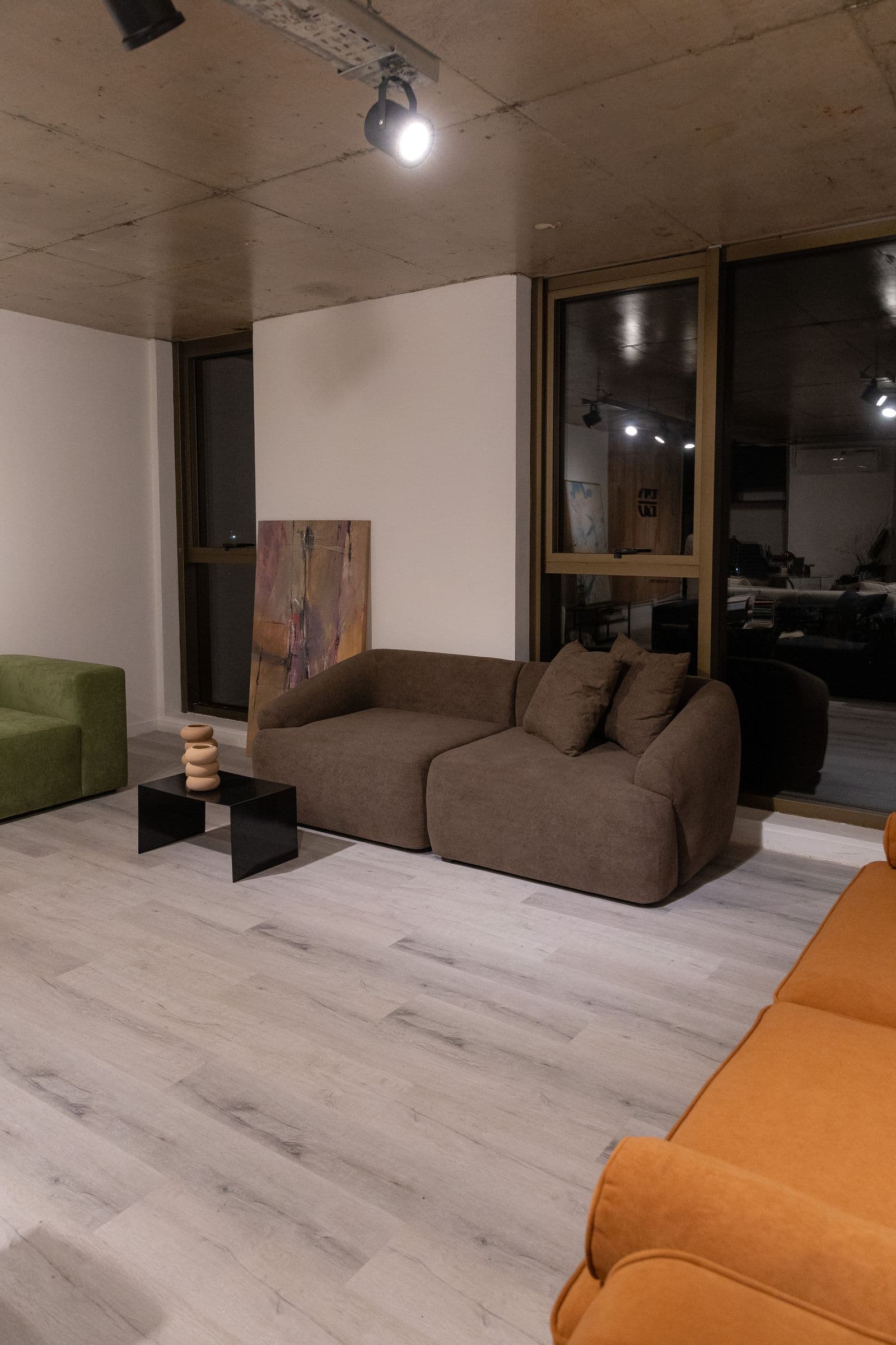 Showroom Esclusivo Divano al atardecer